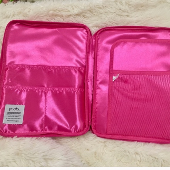 D14-Hot Pink Satin Document Organizer/13" Laptop Case - Picture 3 of 9